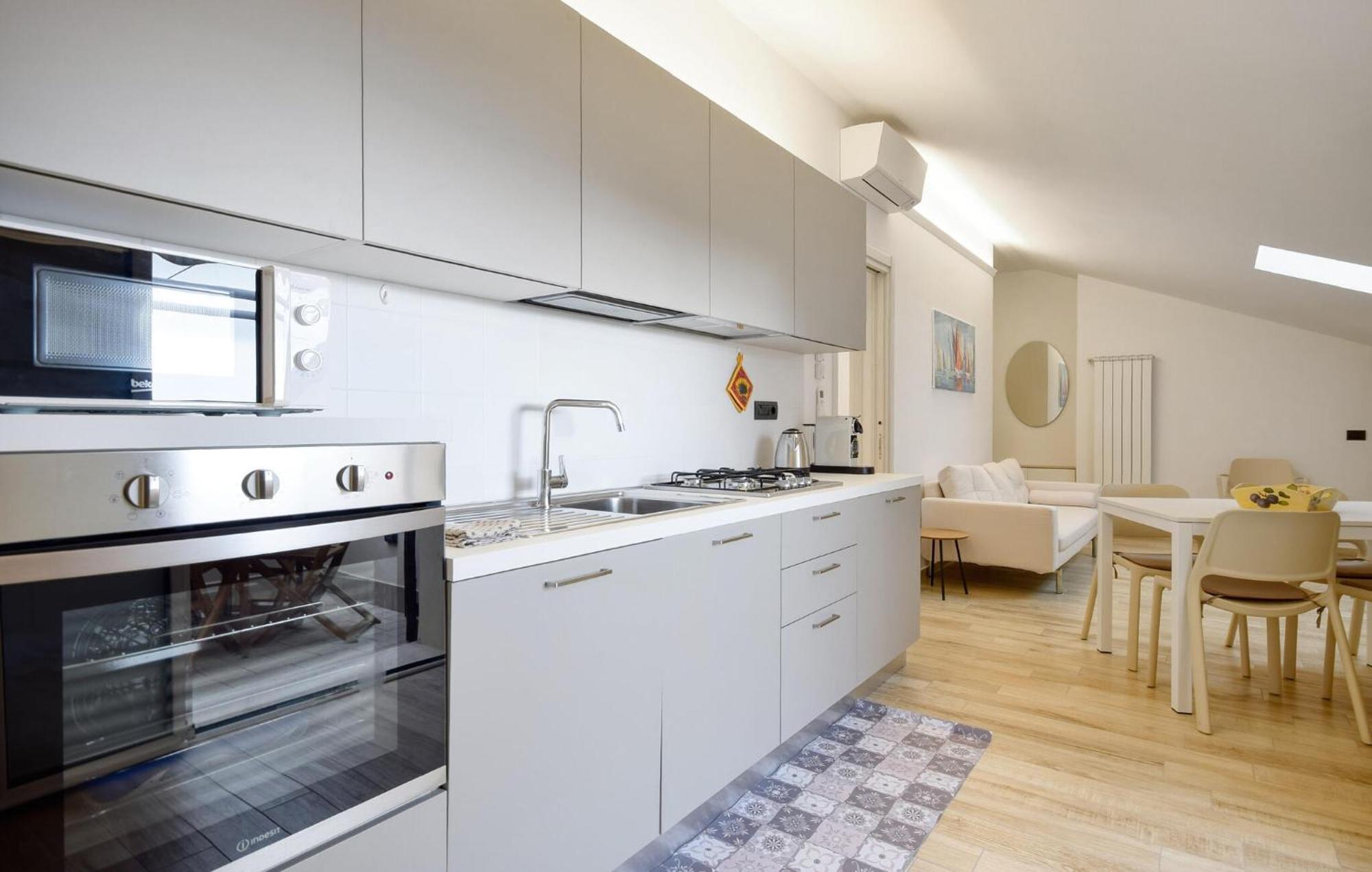 Beautiful Apartment In Moneglia With Kitchen Buitenkant foto