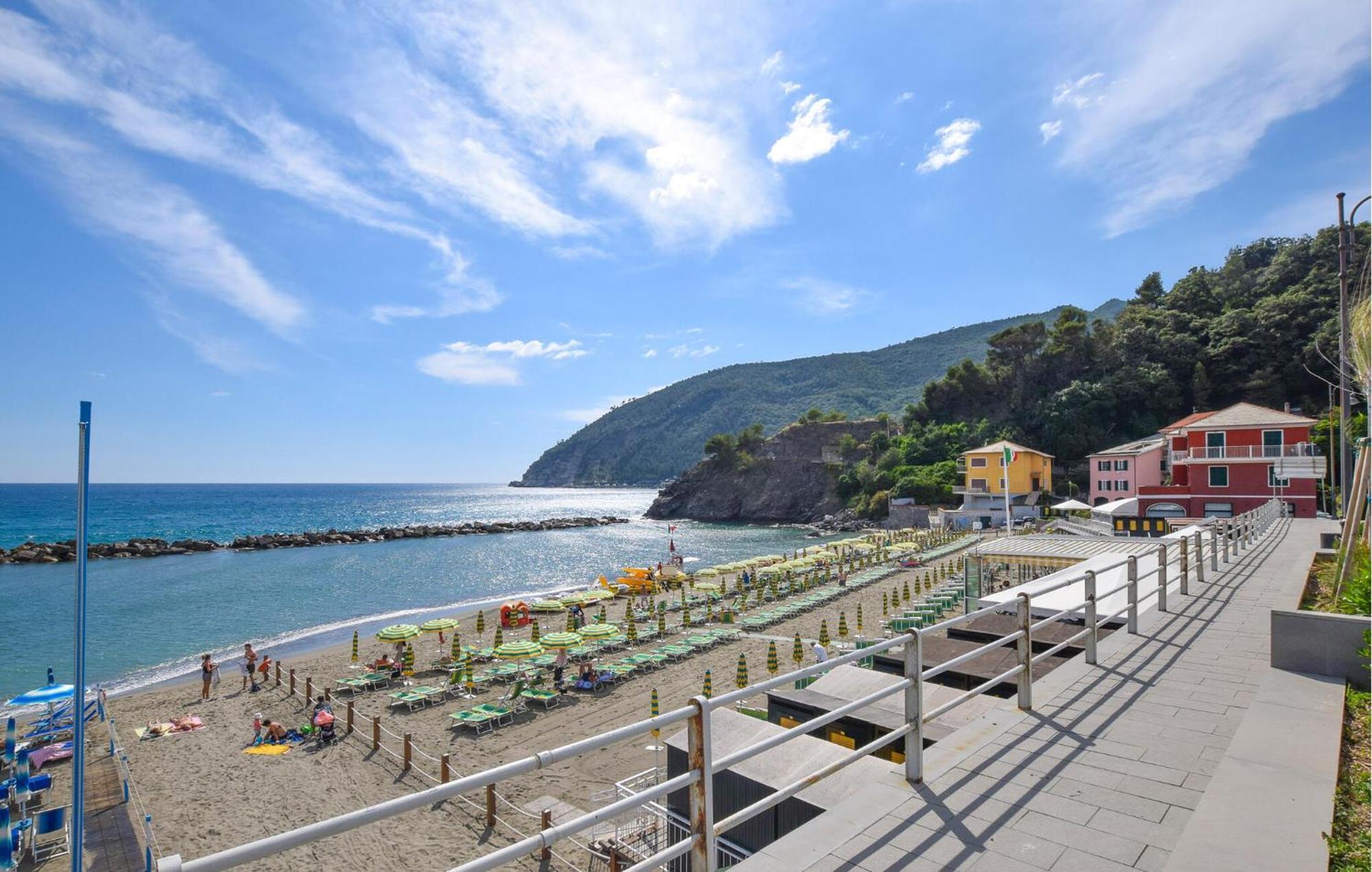 Beautiful Apartment In Moneglia With Kitchen Buitenkant foto